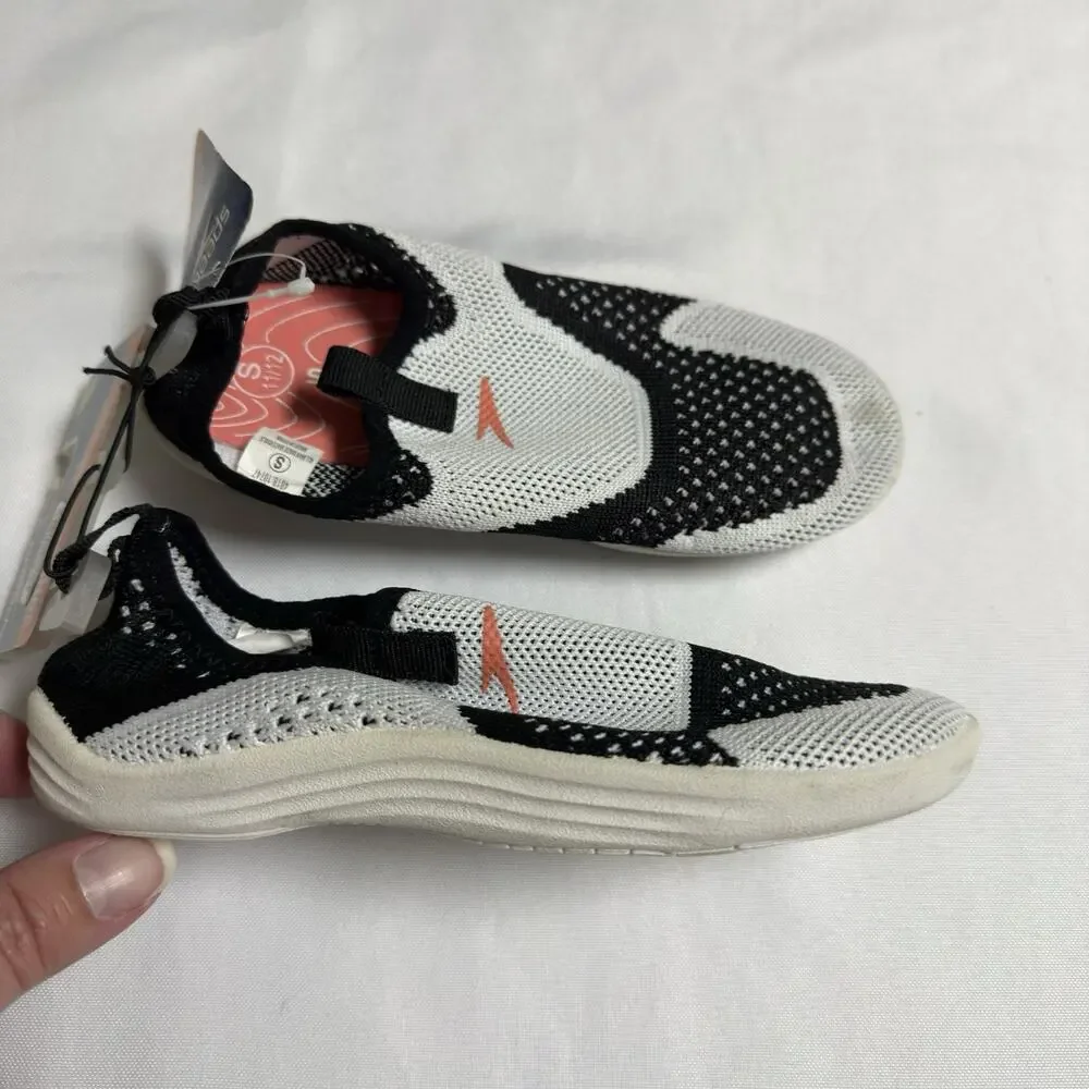 Speedo Junior Surf Strider Water Shoes Socks Small 11-12 White/Black NWT
